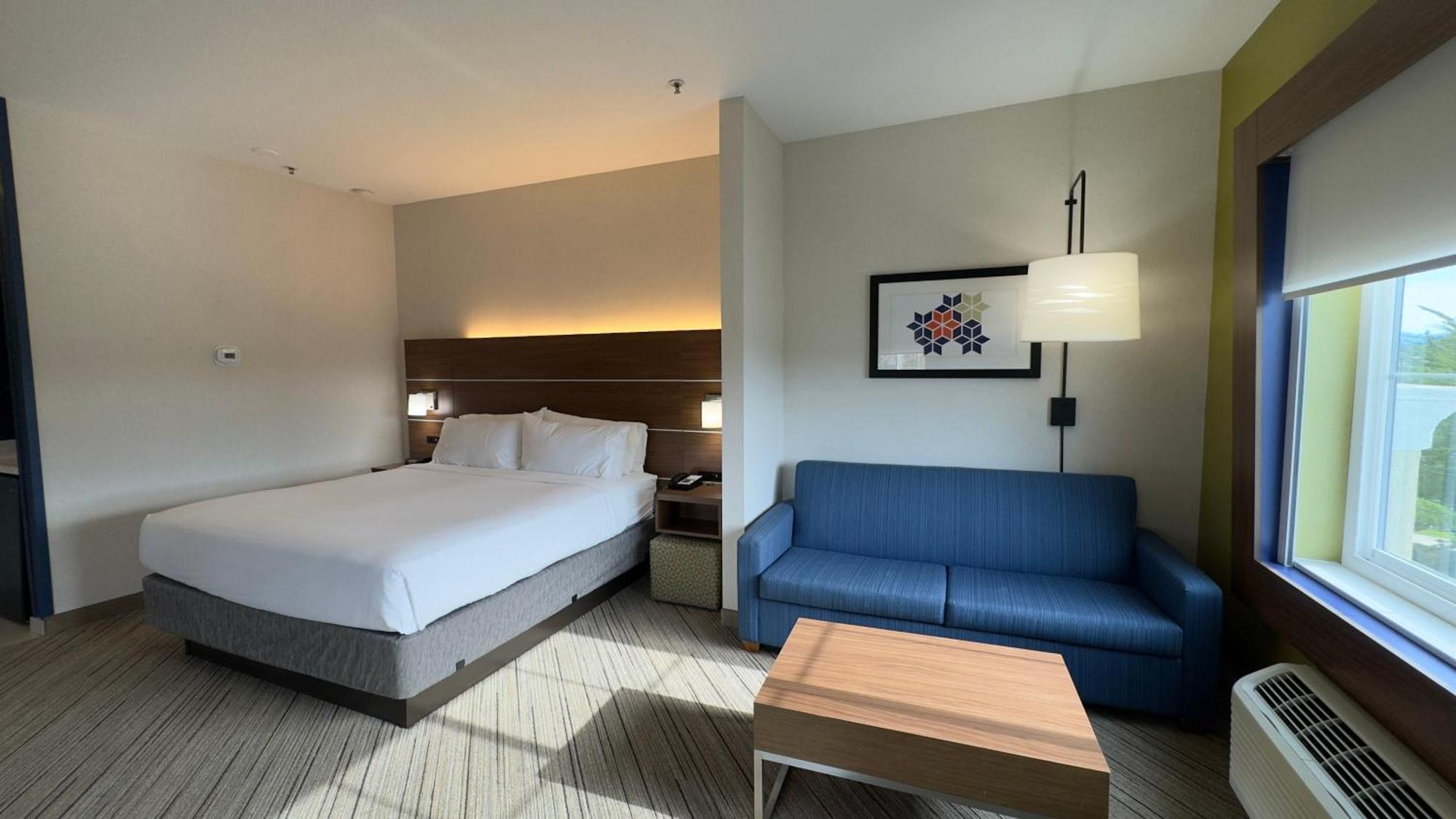 Holiday Inn Express Hotel & Suites Marina By Ihg Exterior photo