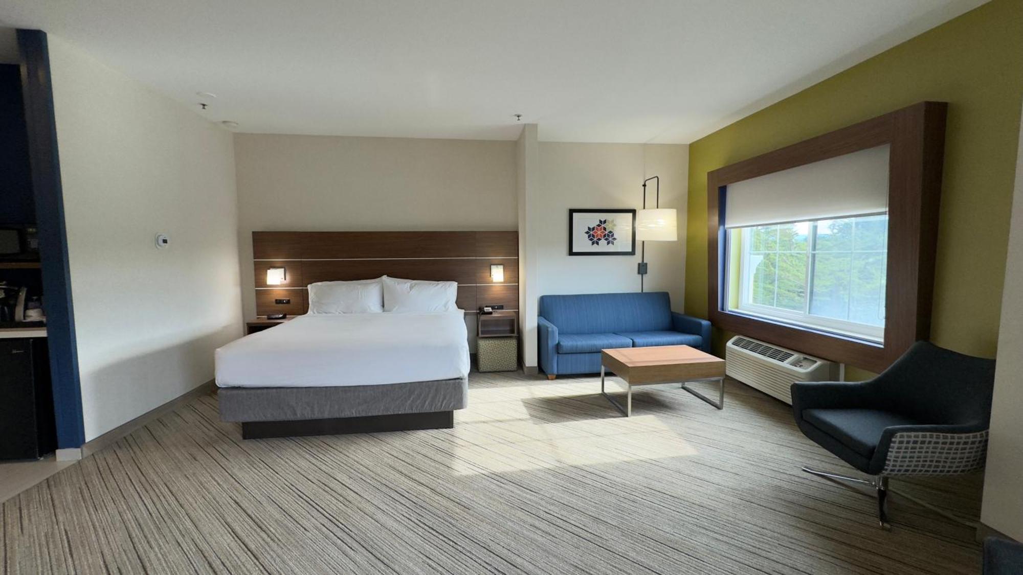 Holiday Inn Express Hotel & Suites Marina By Ihg Exterior photo