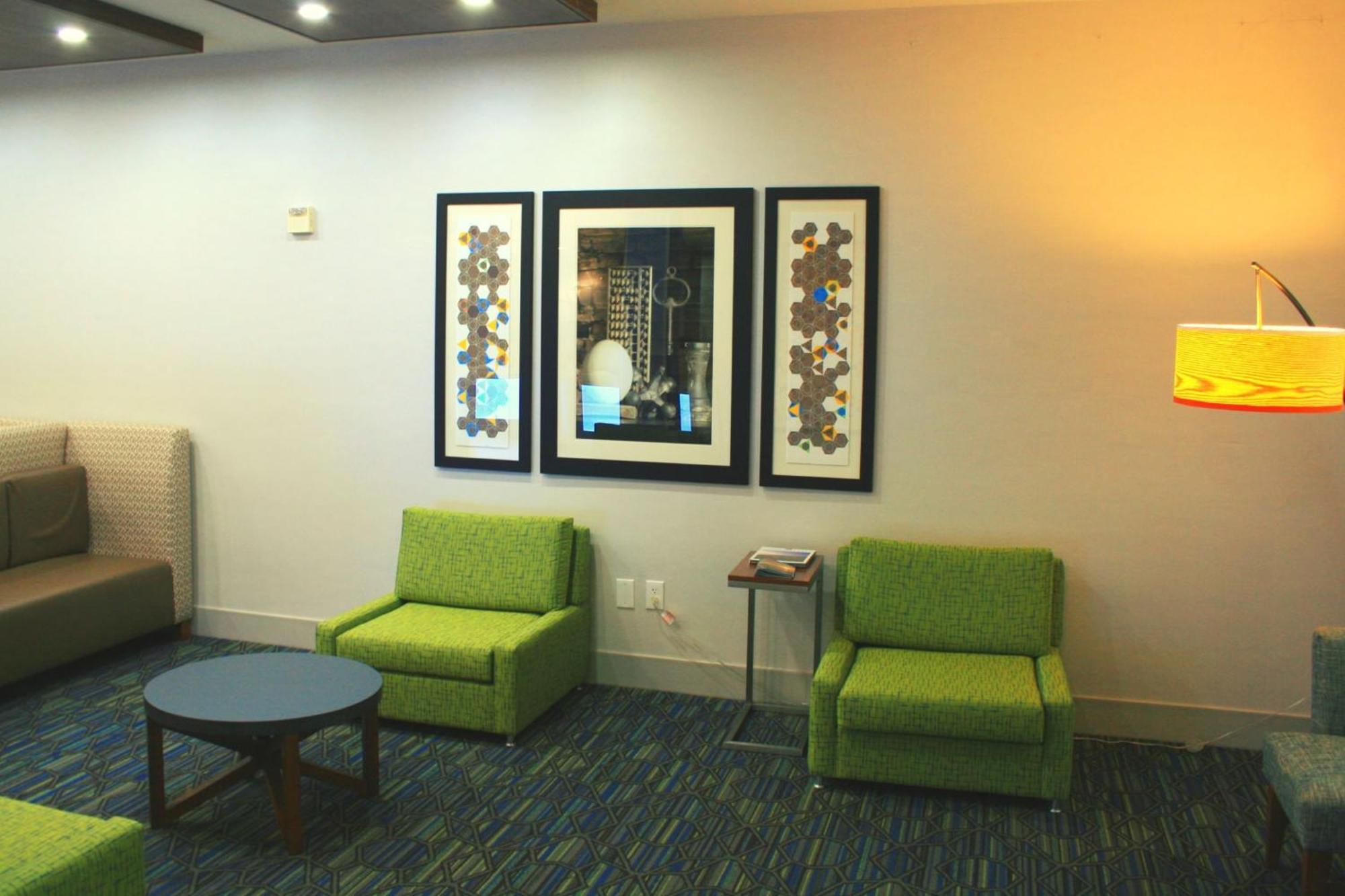 Holiday Inn Express Hotel & Suites Marina By Ihg Exterior photo
